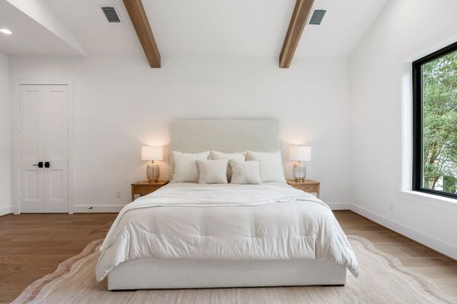 2628 Sunset Boulevard, West University Place, TX 77005