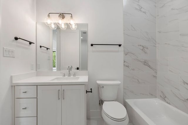 2628 Sunset Boulevard, West University Place, TX 77005