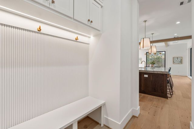 2628 Sunset Boulevard, West University Place, TX 77005
