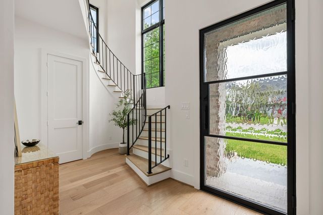 2628 Sunset Boulevard, West University Place, TX 77005