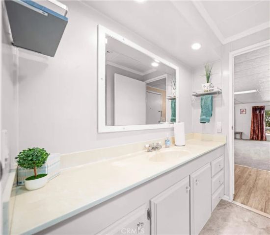 1035 E Huntington 17, Monrovia, CA 91016