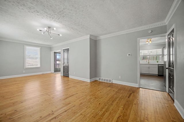 318 Scott Avenue, Paris, KY 40361