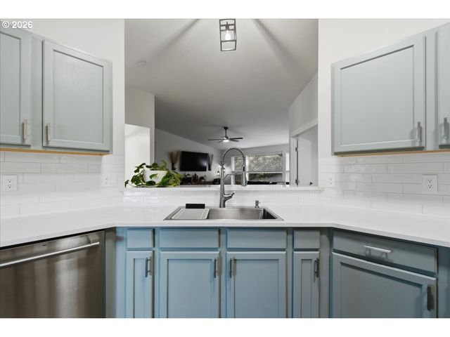 108 POWDER HILL Dr, Kalama, WA 98625