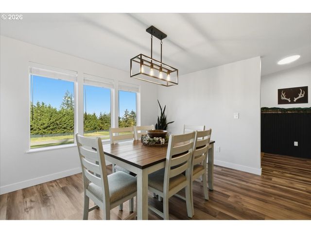 108 POWDER HILL Dr, Kalama, WA 98625