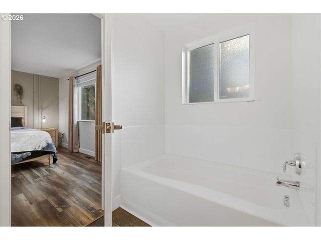 108 POWDER HILL Dr, Kalama, WA 98625