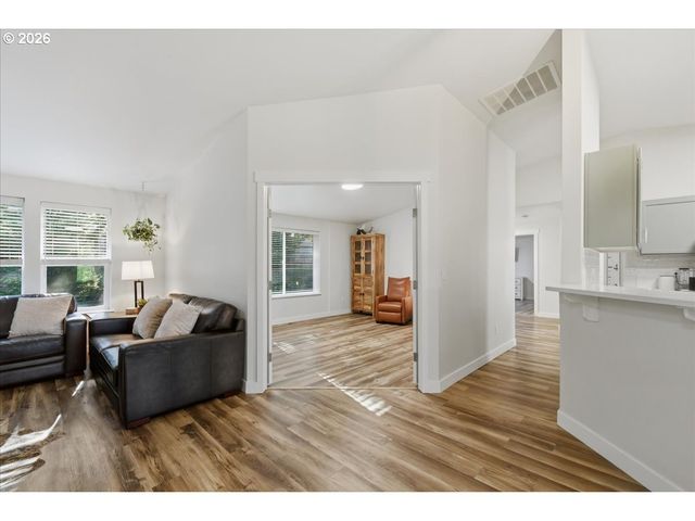 108 POWDER HILL Dr, Kalama, WA 98625