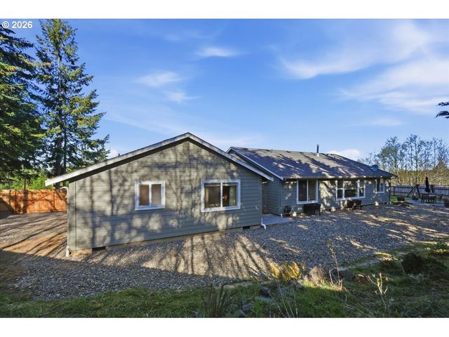 108 POWDER HILL Dr, Kalama, WA 98625