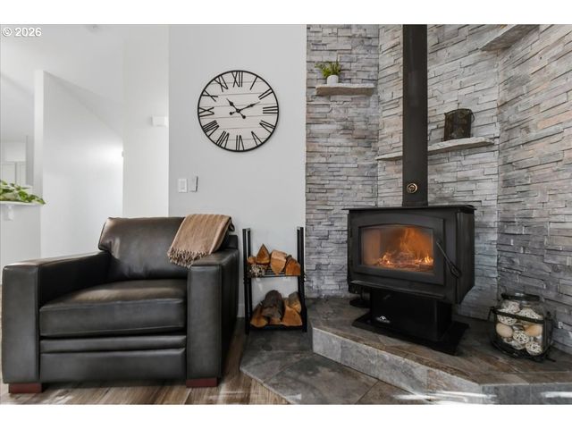 108 POWDER HILL Dr, Kalama, WA 98625