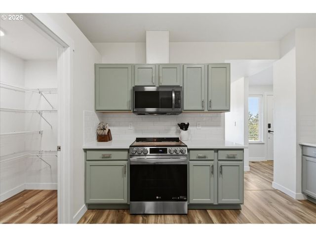 108 POWDER HILL Dr, Kalama, WA 98625