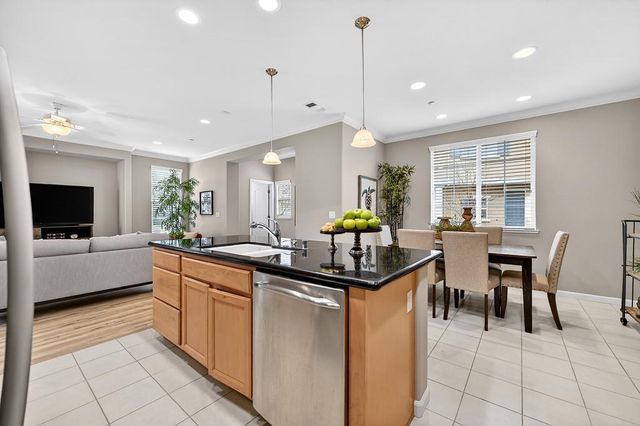 5998 Camden Cir, Citrus Heights, CA 95621