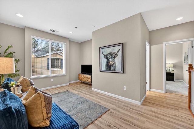 5998 Camden Cir, Citrus Heights, CA 95621