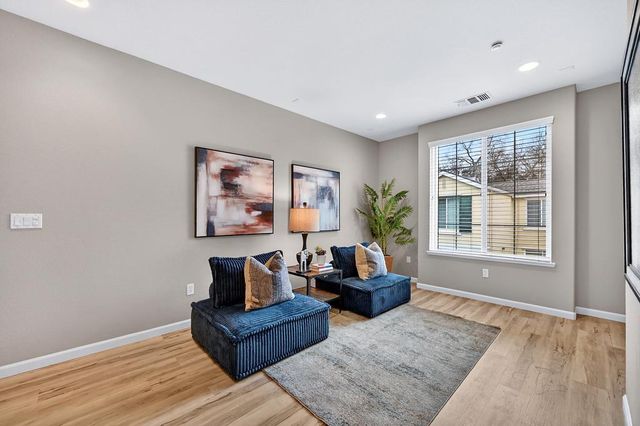 5998 Camden Cir, Citrus Heights, CA 95621