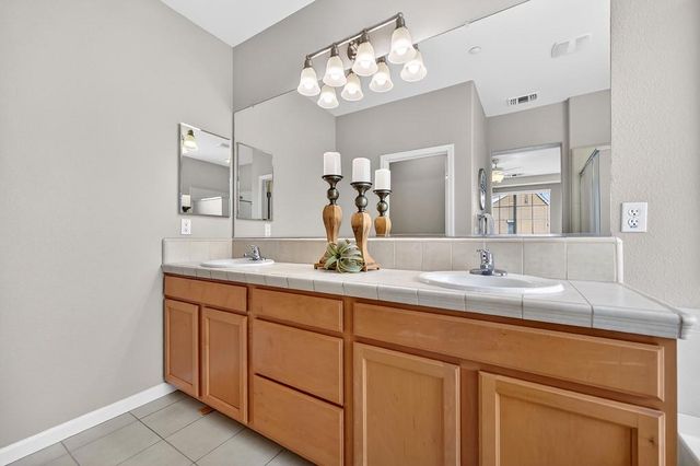 5998 Camden Cir, Citrus Heights, CA 95621