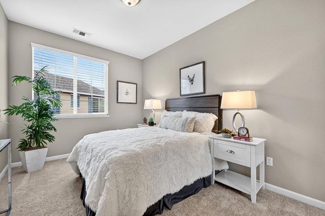 5998 Camden Cir, Citrus Heights, CA 95621