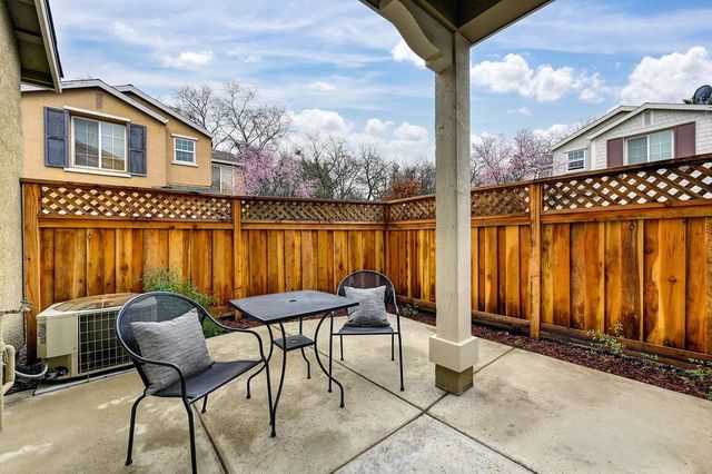 5998 Camden Cir, Citrus Heights, CA 95621