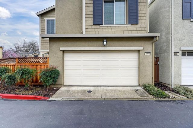 5998 Camden Cir, Citrus Heights, CA 95621