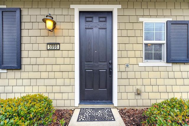 5998 Camden Cir, Citrus Heights, CA 95621