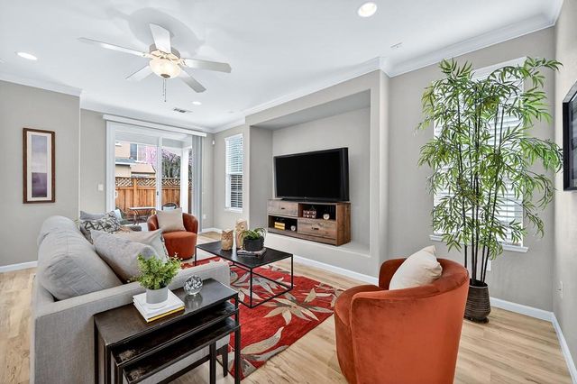 5998 Camden Cir, Citrus Heights, CA 95621