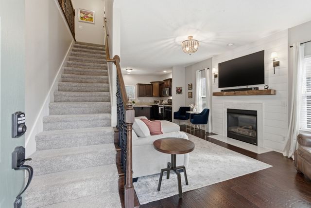 6935 Calderwood Dr, Antioch, TN 37013