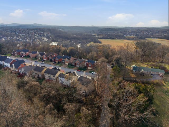 6935 Calderwood Dr, Antioch, TN 37013