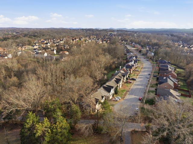 6935 Calderwood Dr, Antioch, TN 37013