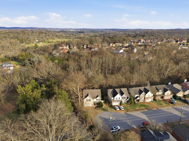 6935 Calderwood Dr, Antioch, TN 37013