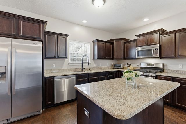 6935 Calderwood Dr, Antioch, TN 37013