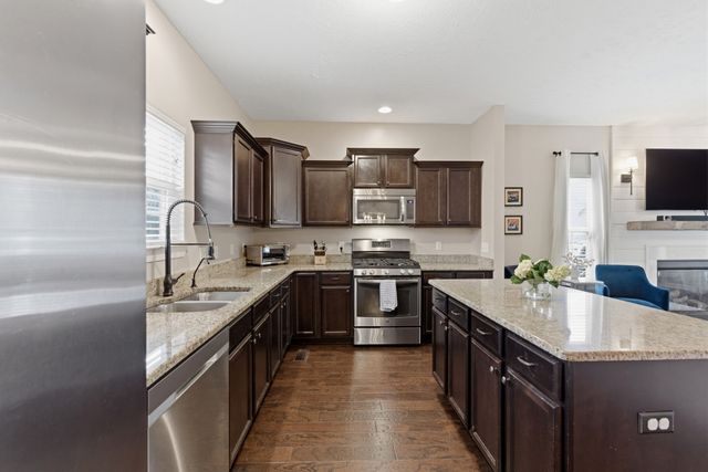 6935 Calderwood Dr, Antioch, TN 37013