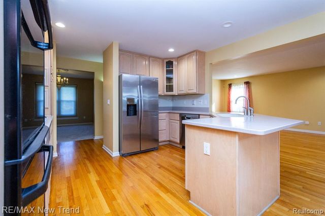 43159 Sandstone, Novi, MI 48377