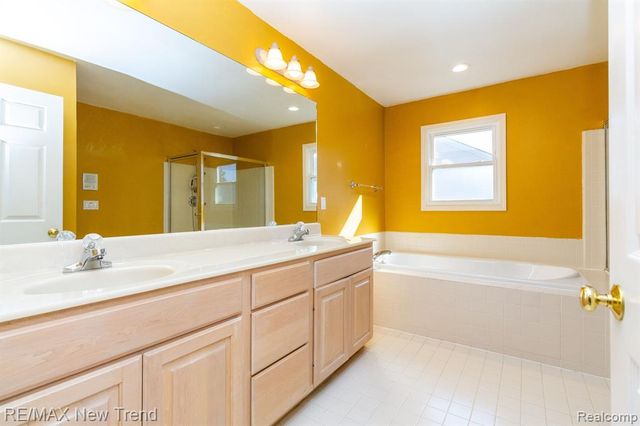43159 Sandstone, Novi, MI 48377