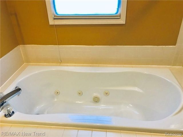43159 Sandstone, Novi, MI 48377