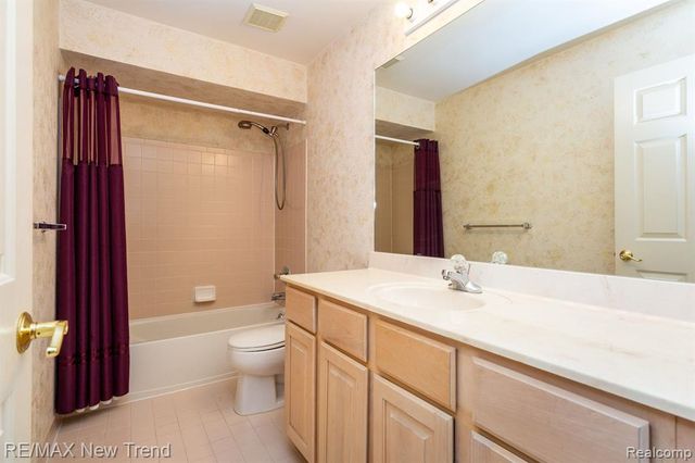 43159 Sandstone, Novi, MI 48377