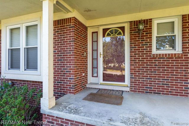 43159 Sandstone, Novi, MI 48377