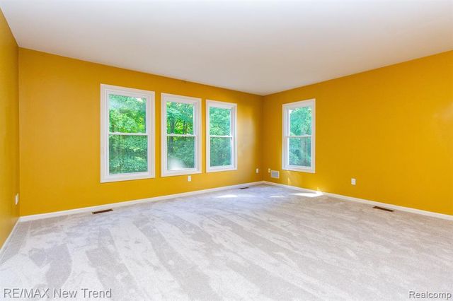43159 Sandstone, Novi, MI 48377
