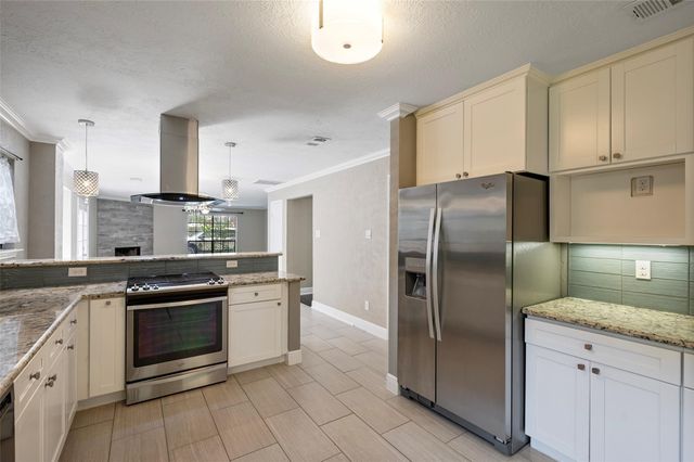 19 Kearny Brook Place, The Woodlands, TX 77381