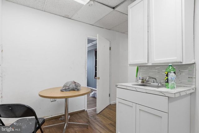 212 W MAIN ST, Elkton, MD 21921