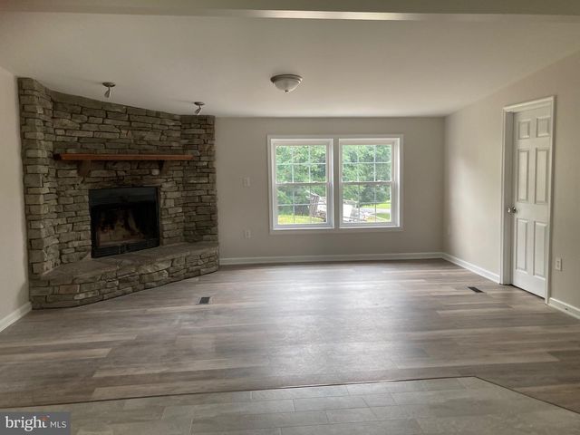 1054 HEATHER DRIVE, Chambersburg, PA 17202