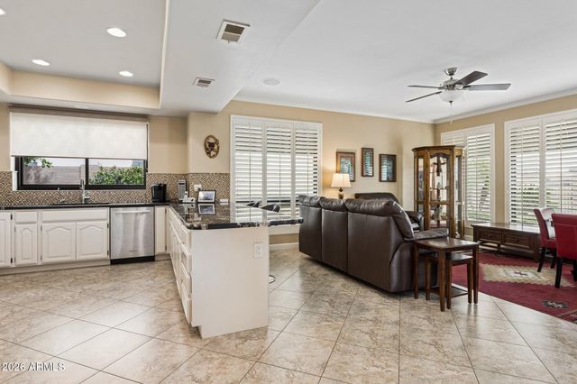 8115 E JENAN Drive, Scottsdale, AZ 85260