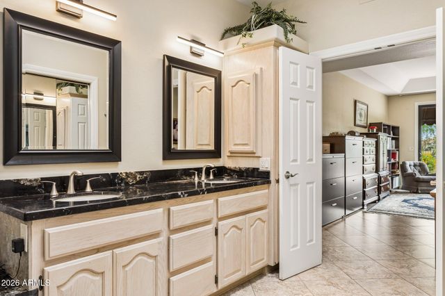 8115 E JENAN Drive, Scottsdale, AZ 85260