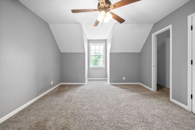 1564 Barrett Dr, Clarksville, TN 37043