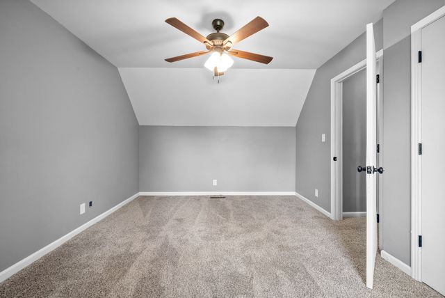 1564 Barrett Dr, Clarksville, TN 37043