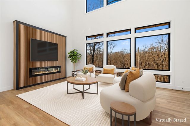 8 Selkirk Circle, Bella Vista, AR 72715