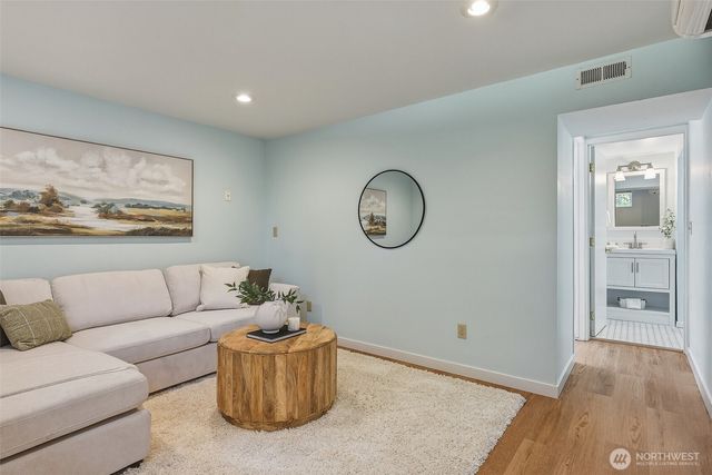 16509 Fremont Avenue N, Shoreline, WA 98133