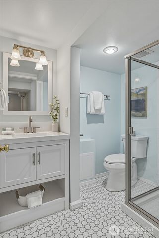 16509 Fremont Avenue N, Shoreline, WA 98133