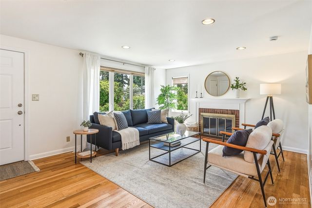 16509 Fremont Avenue N, Shoreline, WA 98133
