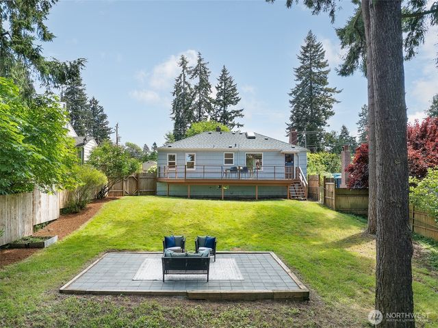 16509 Fremont Avenue N, Shoreline, WA 98133