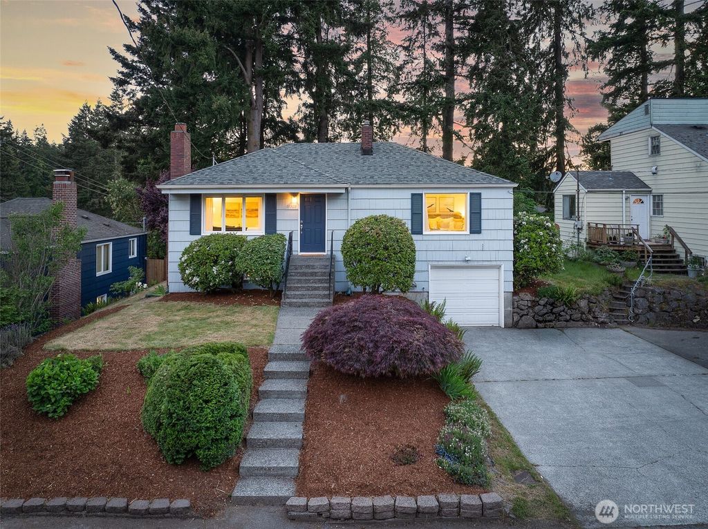 16509 Fremont Avenue N, Shoreline, WA 98133