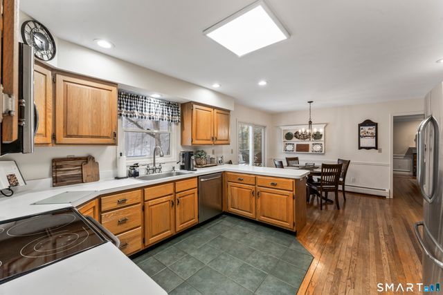 59 Great Ring Road, Newtown, CT 06482