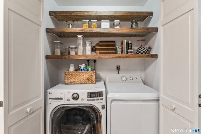 59 Great Ring Road, Newtown, CT 06482