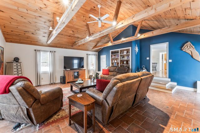 59 Great Ring Road, Newtown, CT 06482